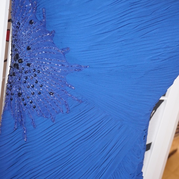 Jovani gown. Worn once! No dry clean needed. - Picture 2 of 4